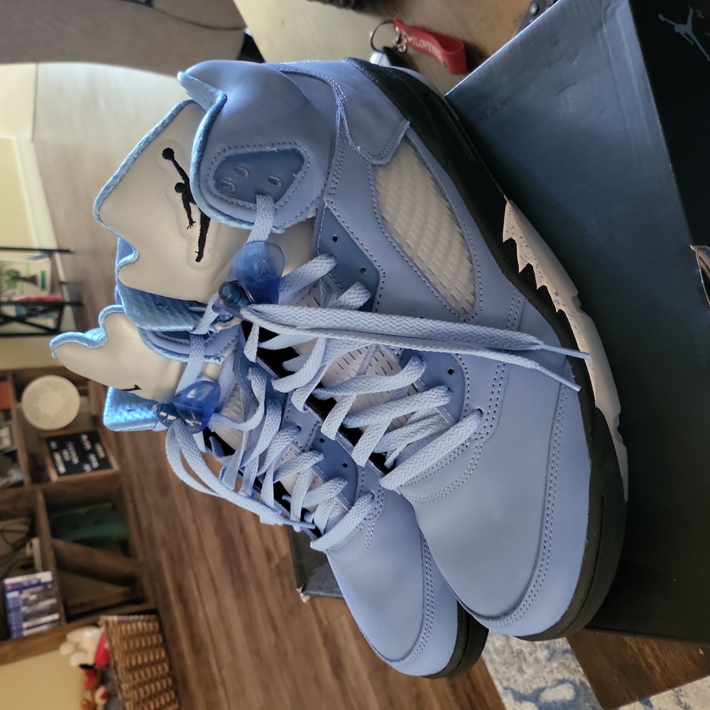 Jordan 5 "UNC"